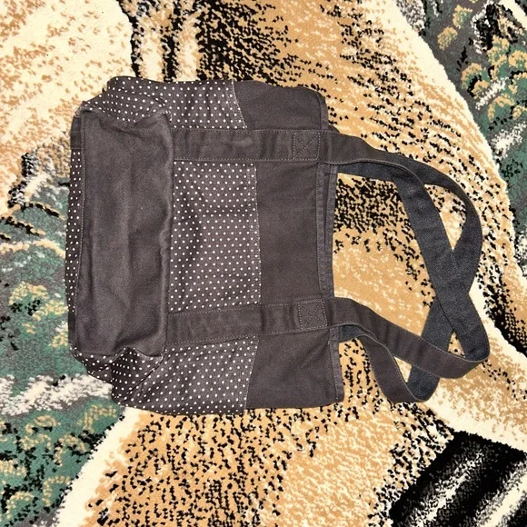 Go-To Tote - Picture 5 of 6